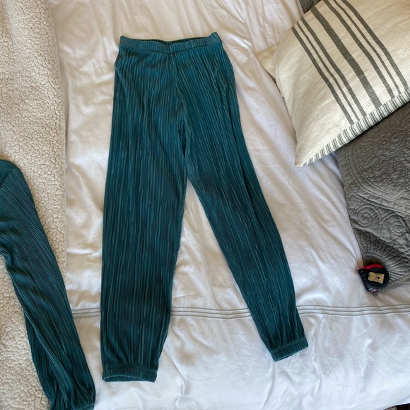 NWOT Zara satin pleated set - Picture 3 of 4